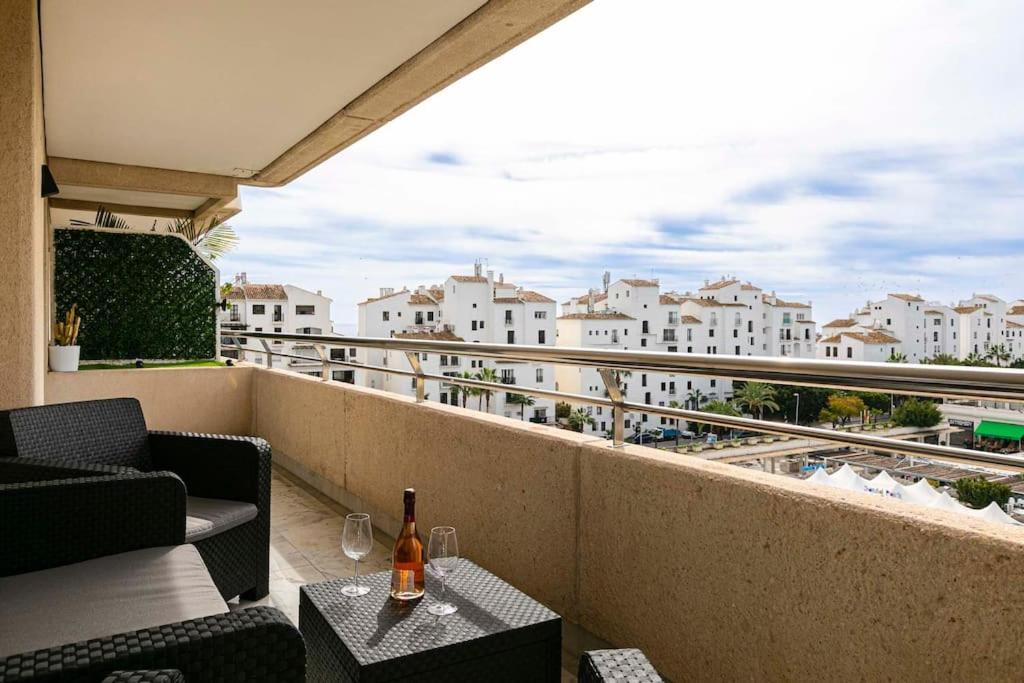 Luminous Apartment In Puerto Banus, Marbella Exterior foto